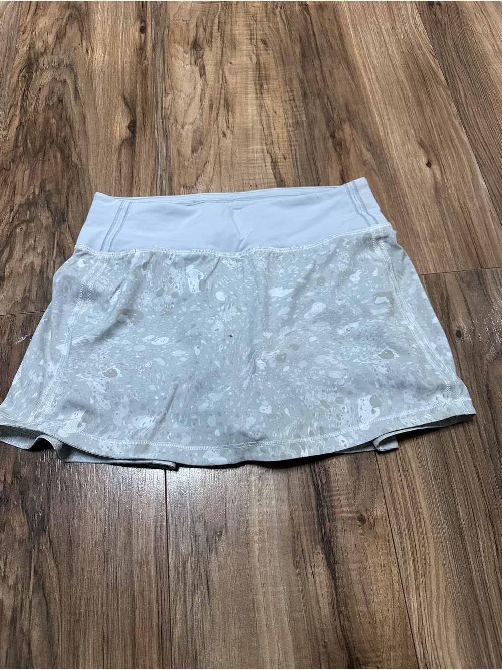 lululemon athletica light gray marbled skort